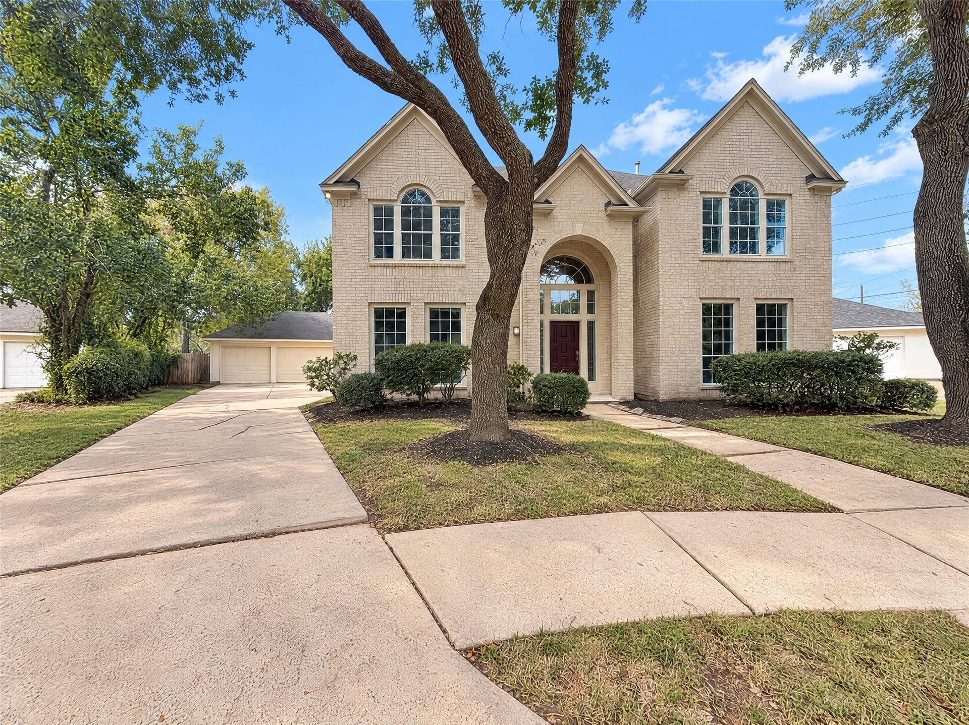 3407 Woodbine Place, Pearland, TX 77584