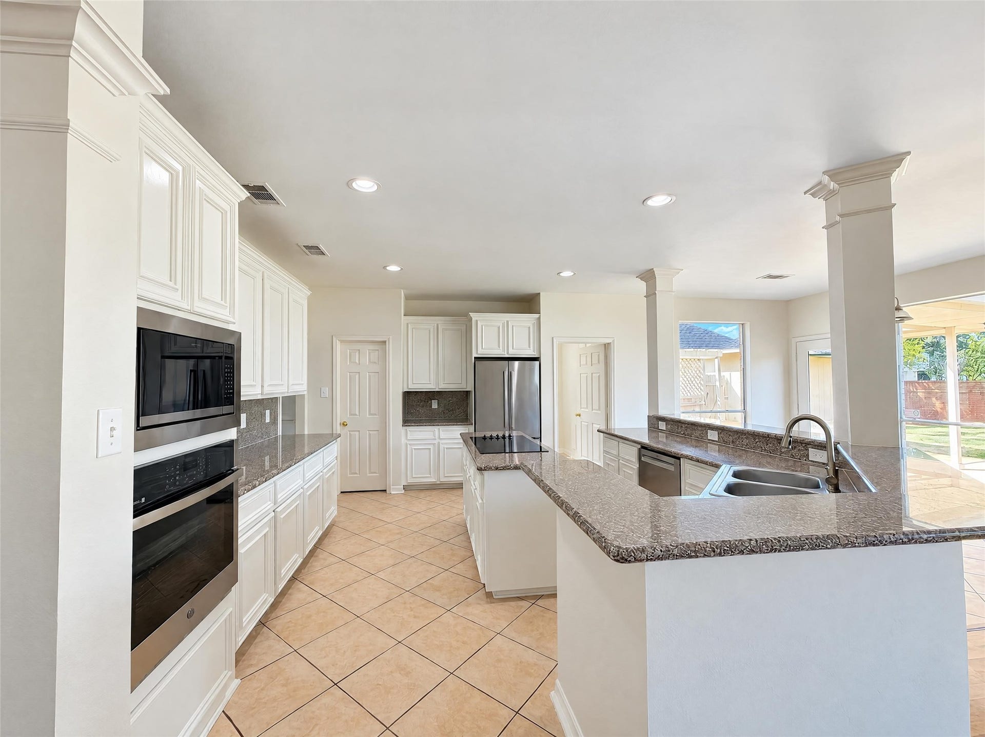 3407 Woodbine Place, Pearland, TX 77584