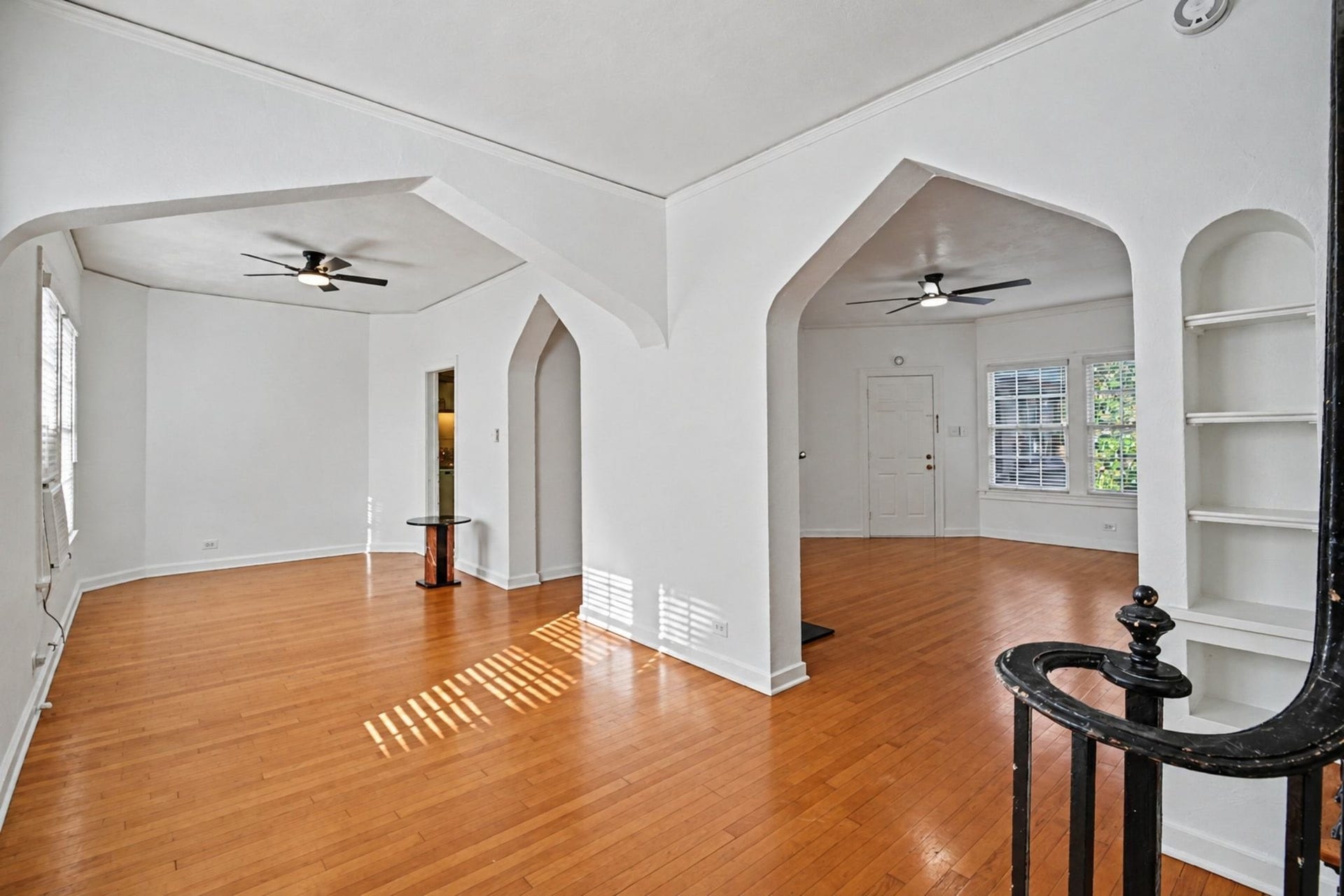 4408 Yoakum Boulevard, #4, Houston, TX 77006 The back of the unit has a large area that can be used as a second living space with a complete dining room.