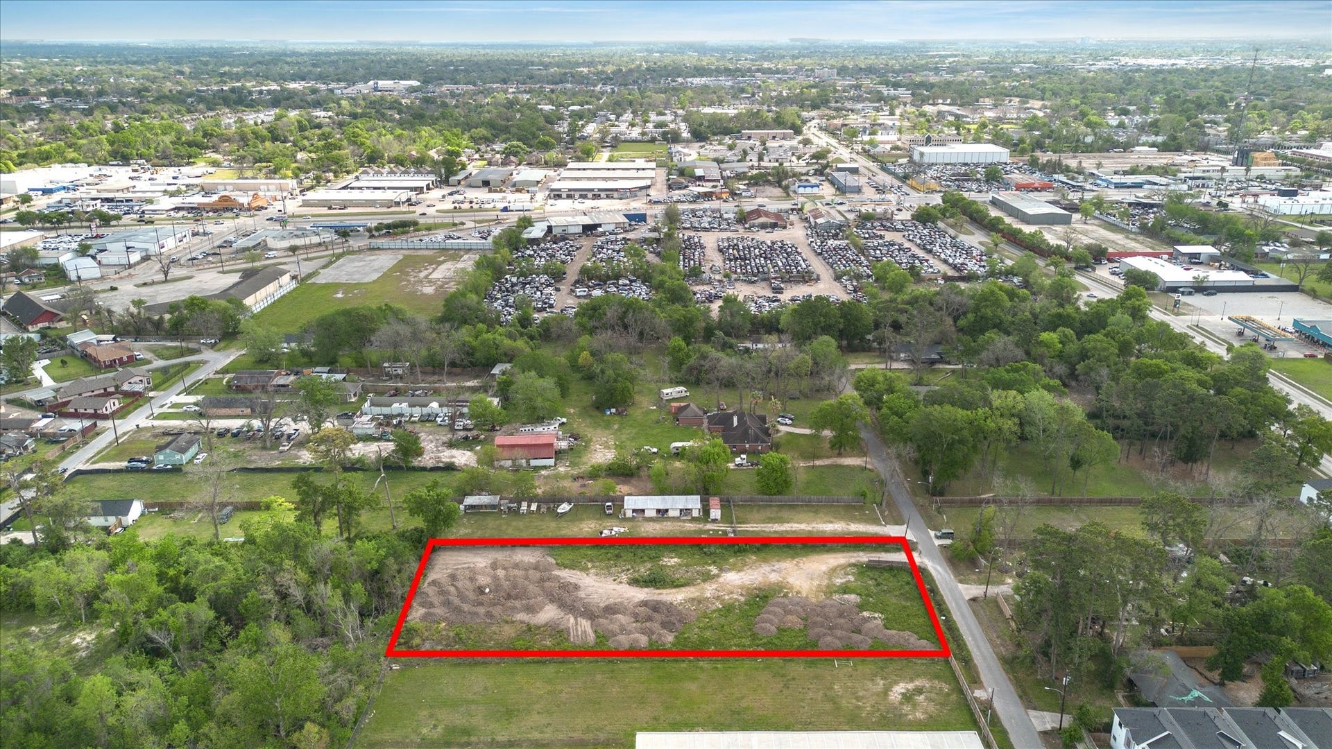 772 Davidson Street, Houston, TX 77091 This expansive plot offers a prime opportunity for development in a thriving area, surrounded by lush greenery and the conveniences of city life, making it the perfect canvas for your dream home or investment project.