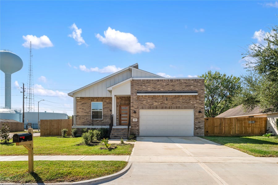 Property photo for 2503 Hazyknoll Lane, Houston, TX
