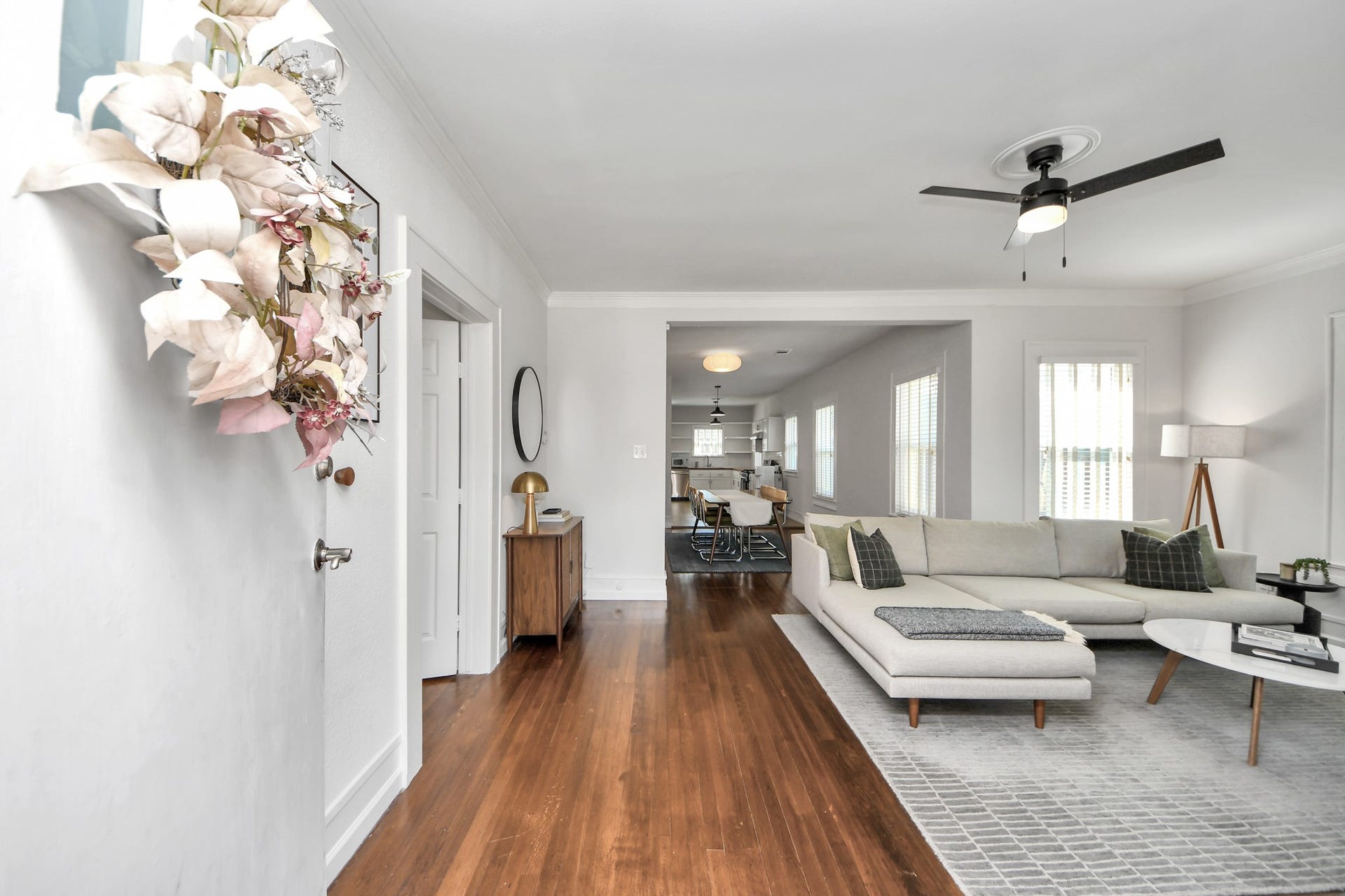 Enjoy a prime Houston location near the Texas Medical Center, University of Houston, and Downtown, putting employment, education, dining, and entertainment within easy reach.