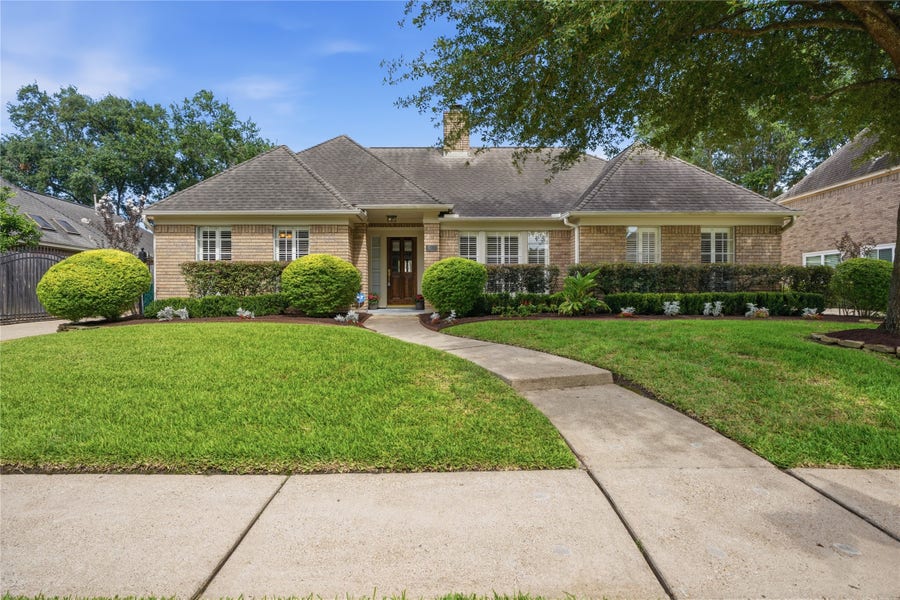 Property photo for 15123 Greenleaf Lane, Houston, TX