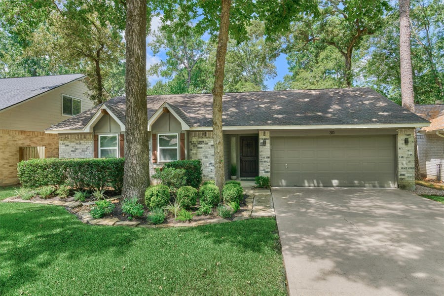 Property photo for 30 E Lance Leaf Road, The Woodlands, TX