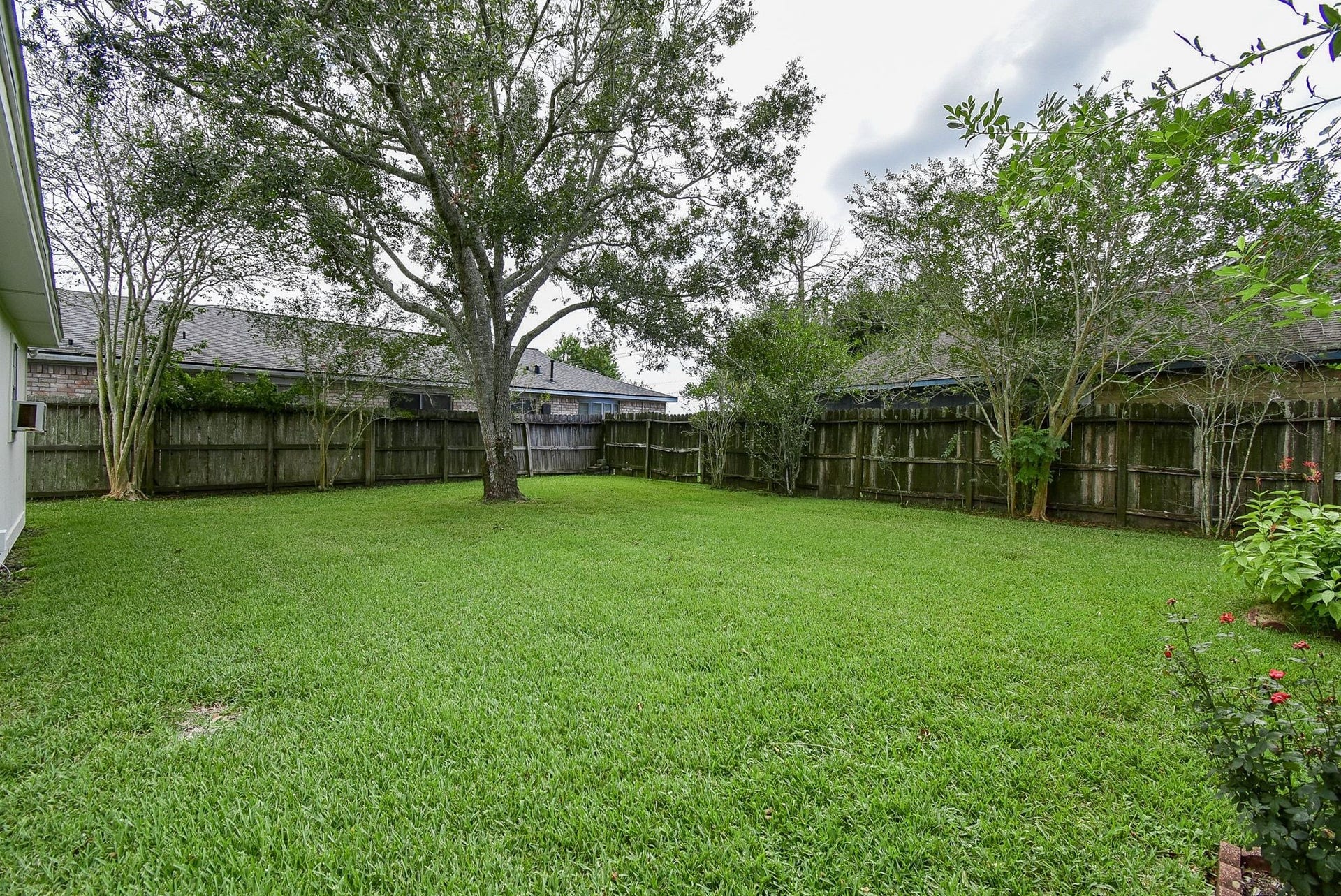 3303 Hilton Head Court, Missouri City, TX 77459 Lovely yard with plenty of space to play or add a pool.