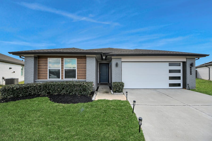 Property photo for 202 Serena Park Lane, Rosharon, TX