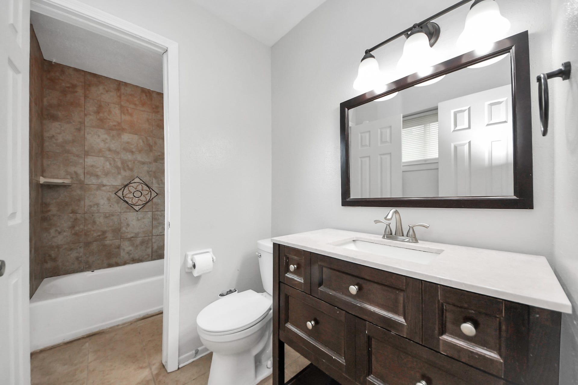 1110 E Brown Lane, Deer Park, TX 77536 1110 E Brown Lane, Deer Park, TX 77536
