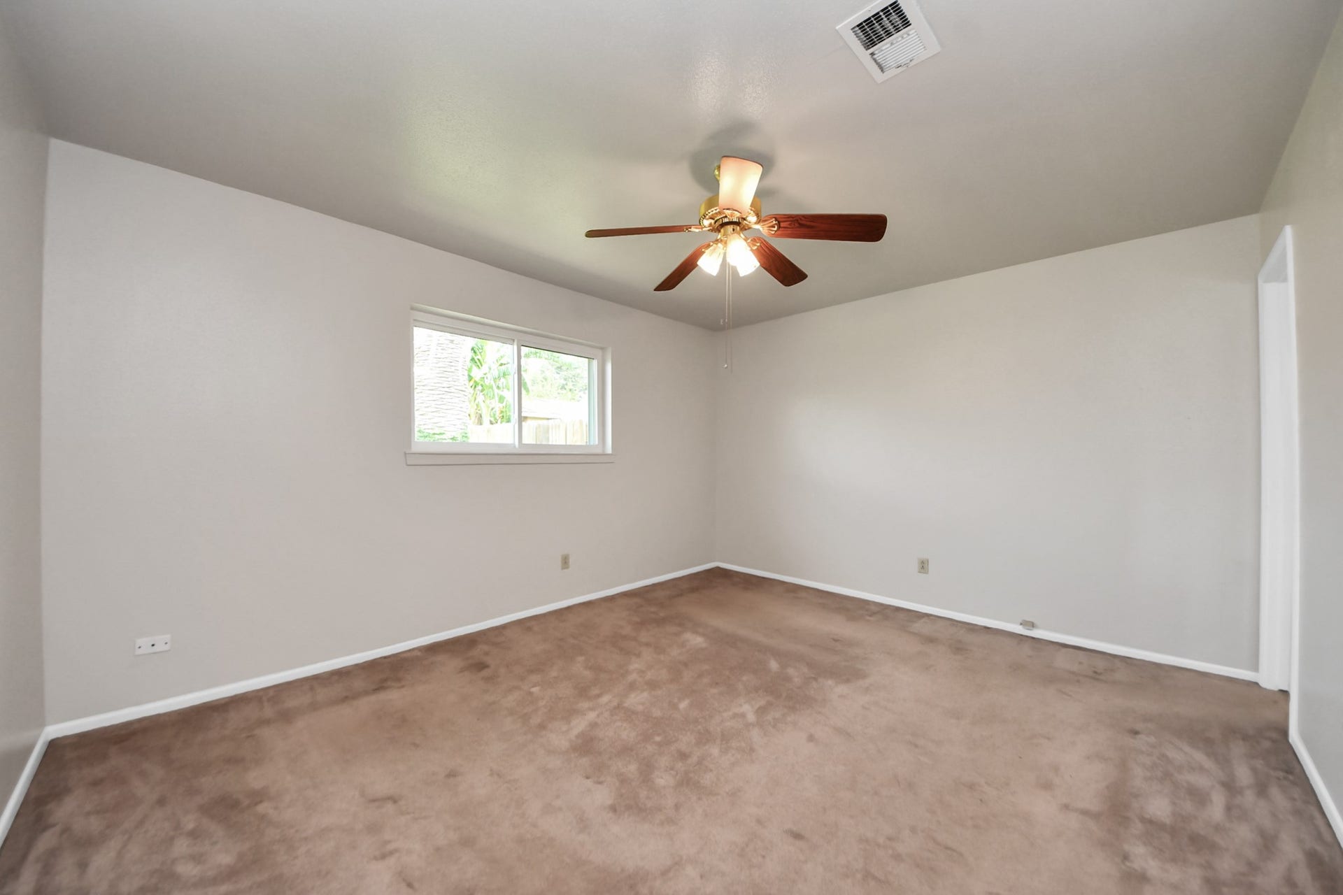 1110 E Brown Lane, Deer Park, TX 77536 1110 E Brown Lane, Deer Park, TX 77536