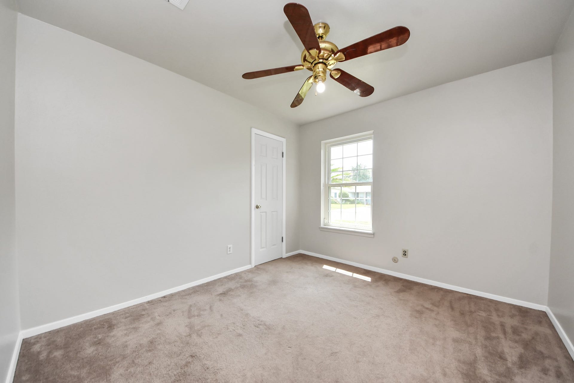 1110 E Brown Lane, Deer Park, TX 77536 1110 E Brown Lane, Deer Park, TX 77536
