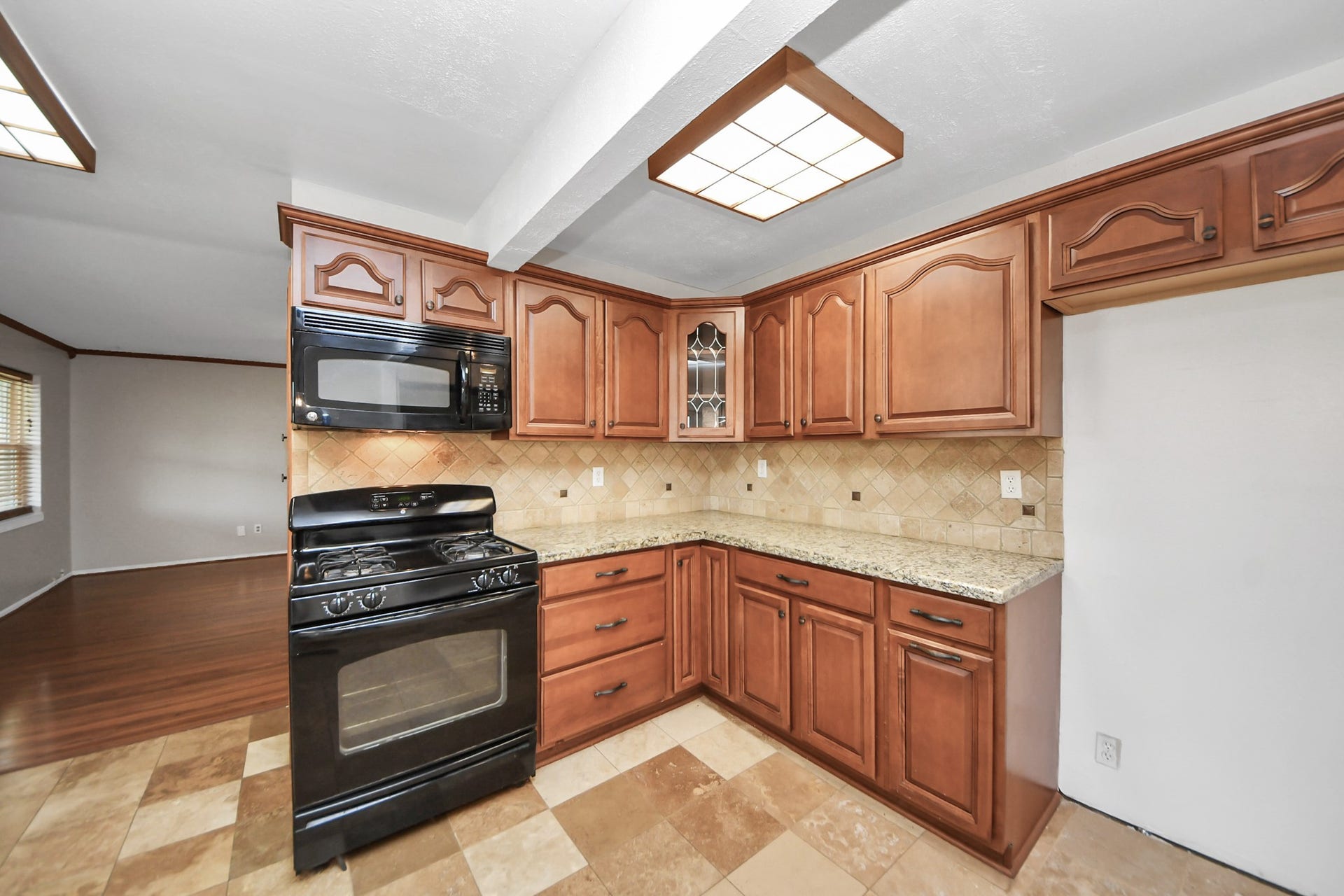 1110 E Brown Lane, Deer Park, TX 77536 1110 E Brown Lane, Deer Park, TX 77536