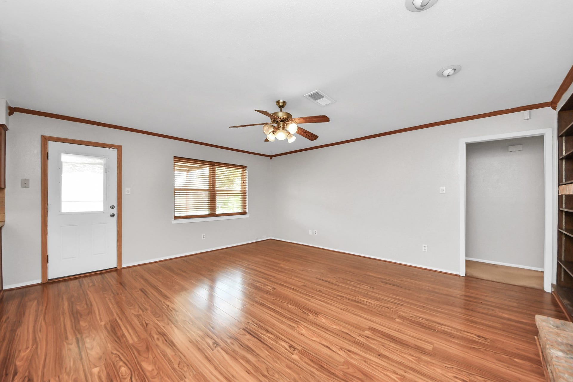 1110 E Brown Lane, Deer Park, TX 77536 1110 E Brown Lane, Deer Park, TX 77536