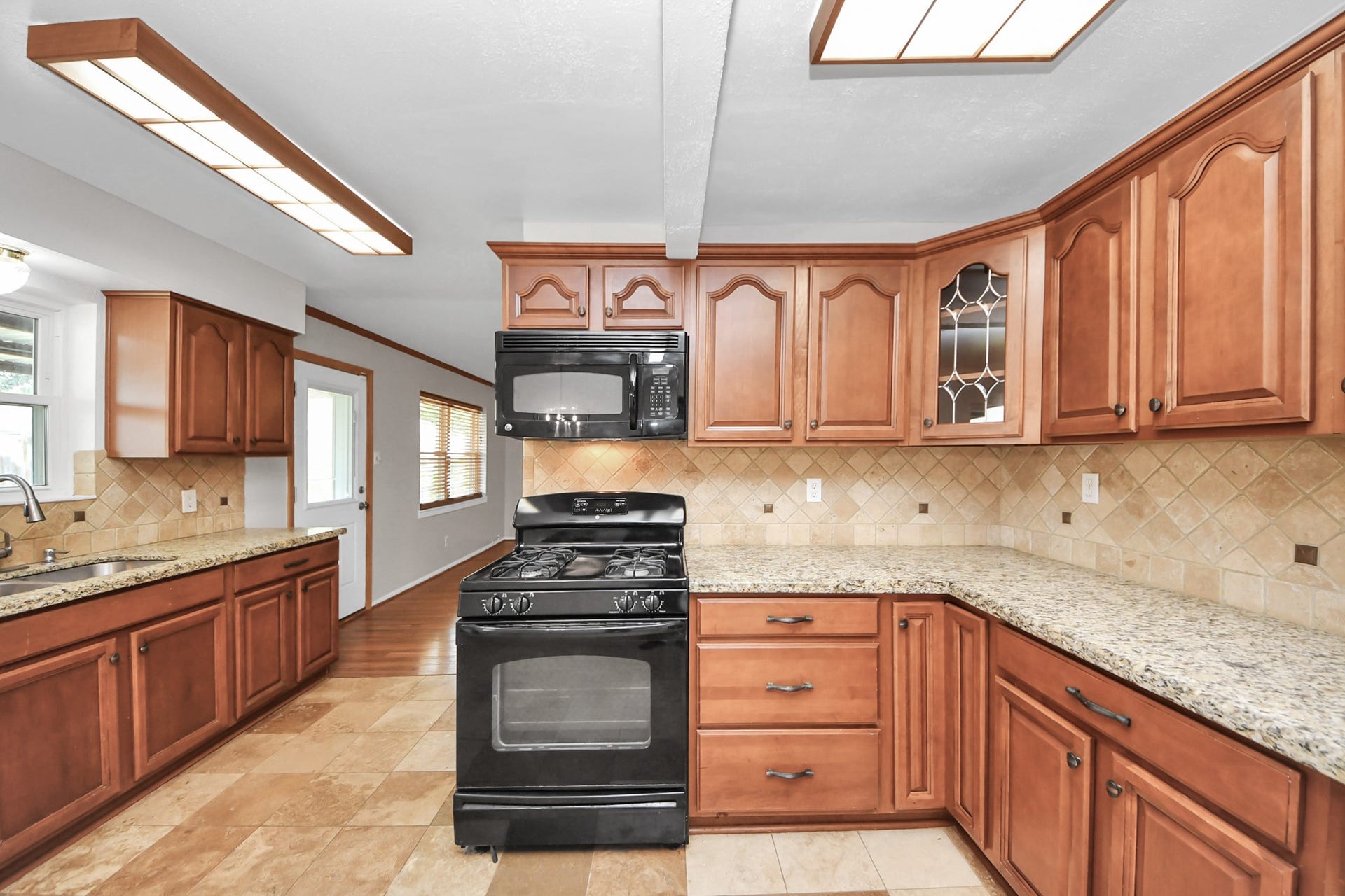 1110 E Brown Lane, Deer Park, TX 77536 1110 E Brown Lane, Deer Park, TX 77536