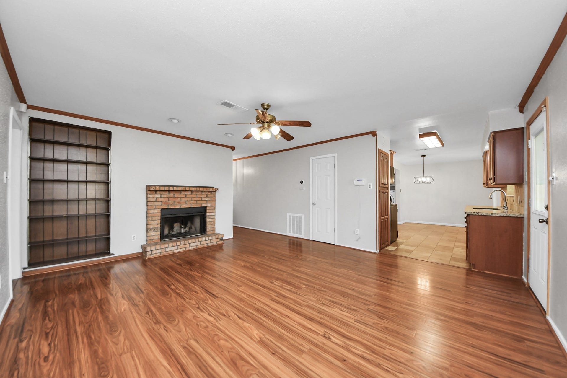 1110 E Brown Lane, Deer Park, TX 77536 1110 E Brown Lane, Deer Park, TX 77536