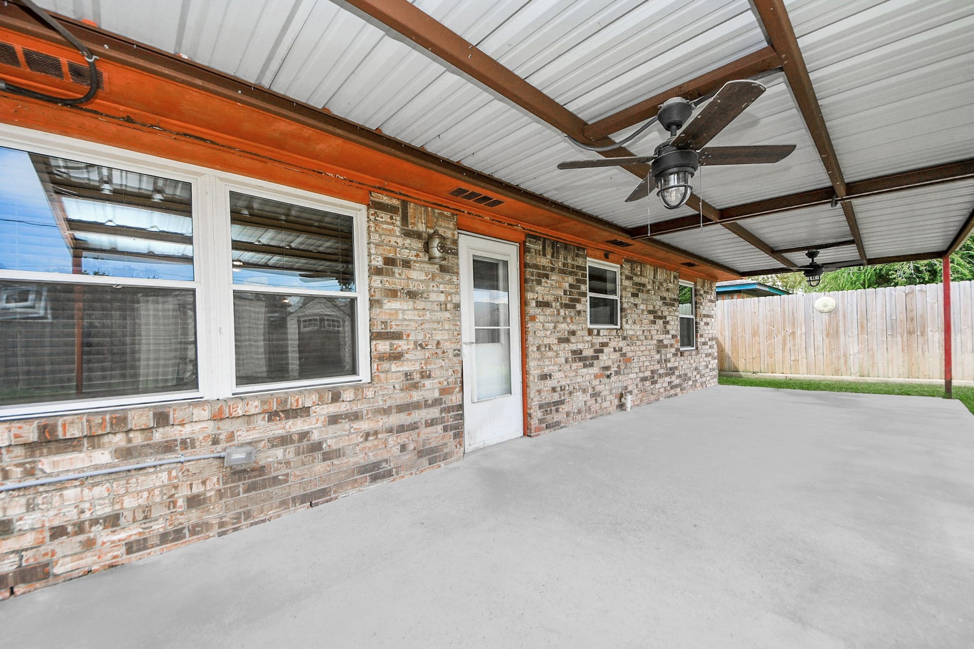 1110 E Brown Lane, Deer Park, TX 77536 1110 E Brown Lane, Deer Park, TX 77536
