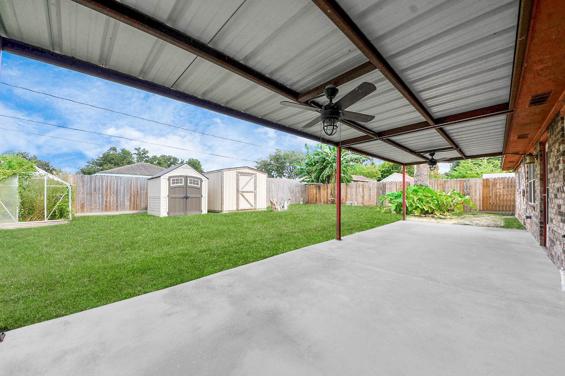 1110 E Brown Lane, Deer Park, TX 77536 1110 E Brown Lane, Deer Park, TX 77536