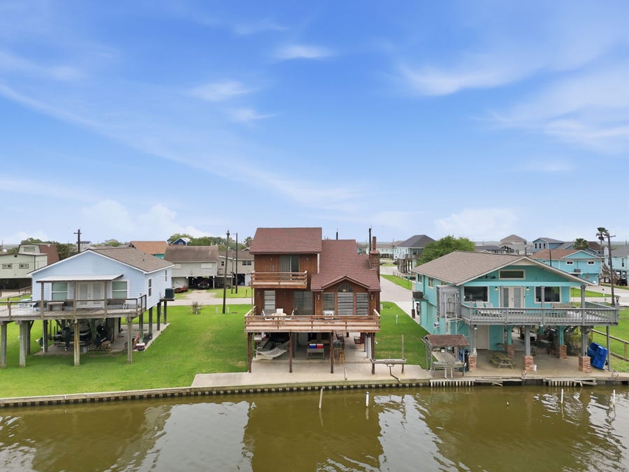Property photo for 215 Redfish Drive, Freeport, TX