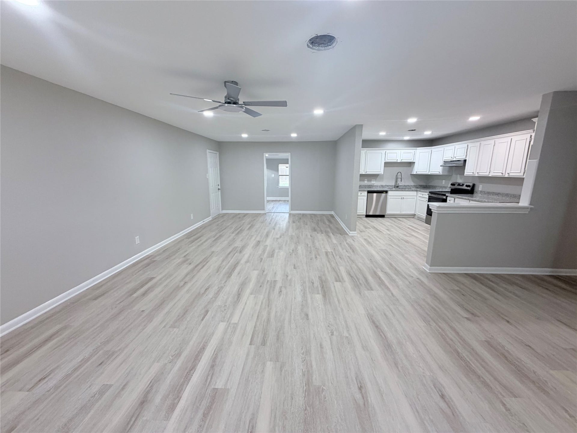 2810 Patricia Street, La Marque, TX 77568 2810 Patricia Street, La Marque, TX 77568