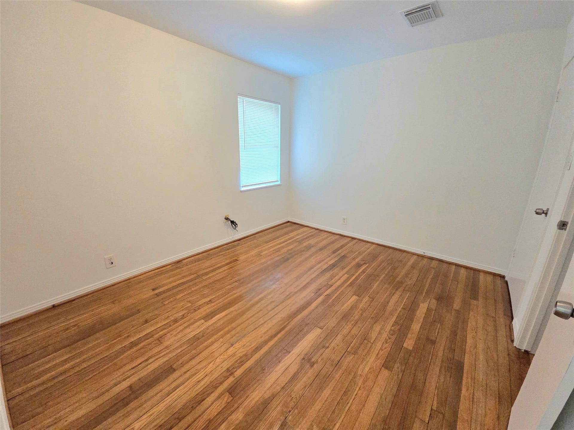 8610 Greiner Drive, Houston, TX 77080 Bedrooms are all freshly painted