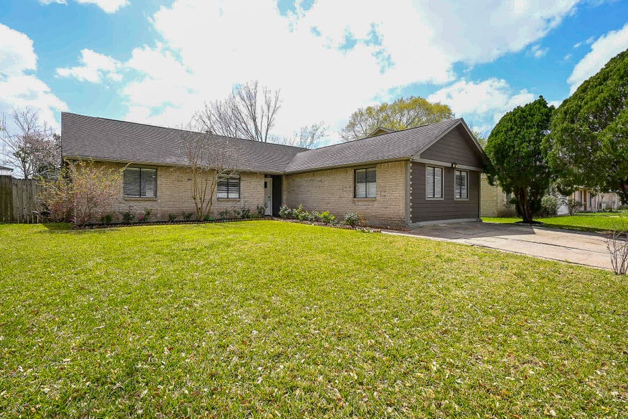 Property photo for 7407 W Fuqua Drive, Houston, TX