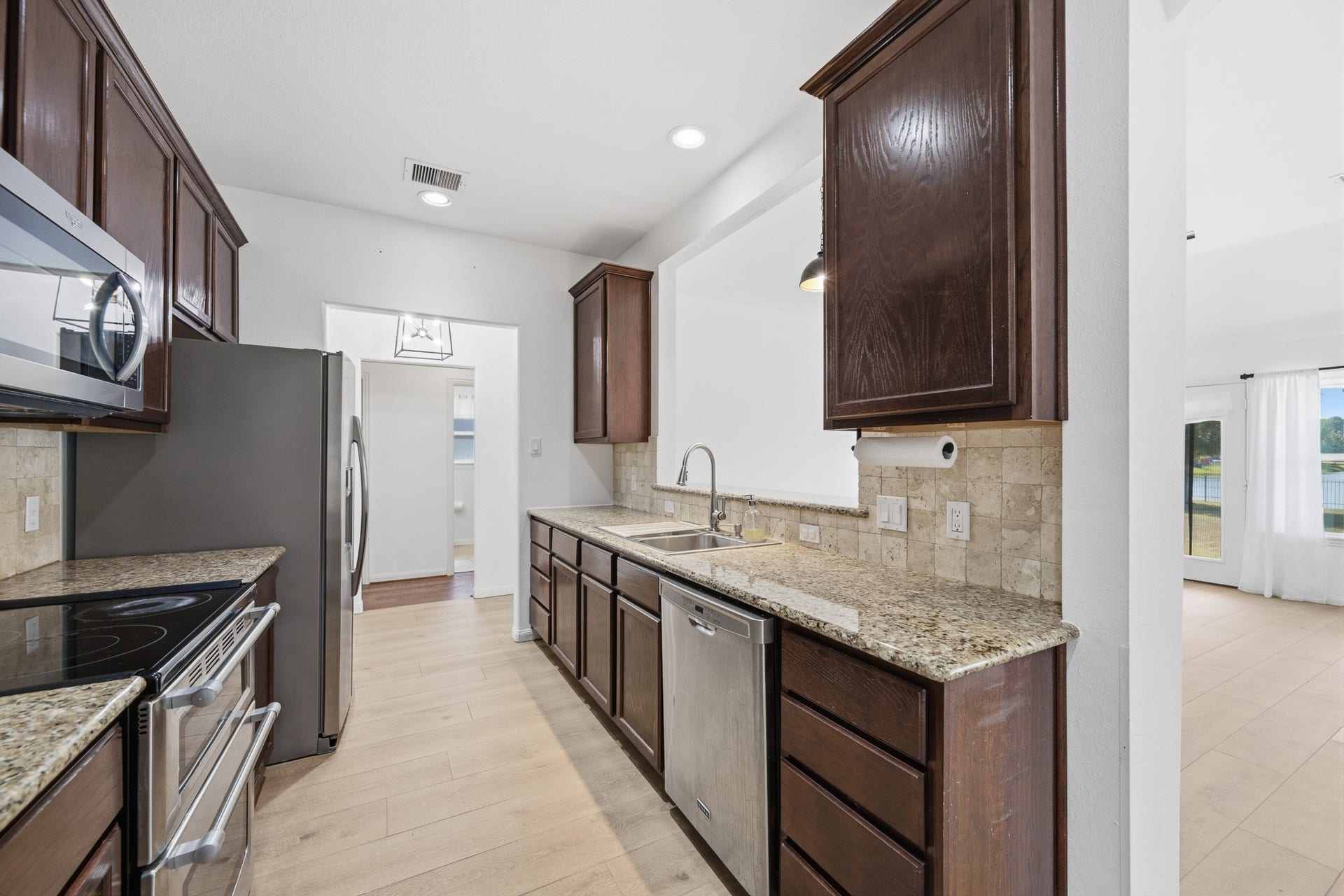 9303 E Lakeside Drive, Magnolia, TX 77354 9303 E Lakeside Drive, Magnolia, TX 77354