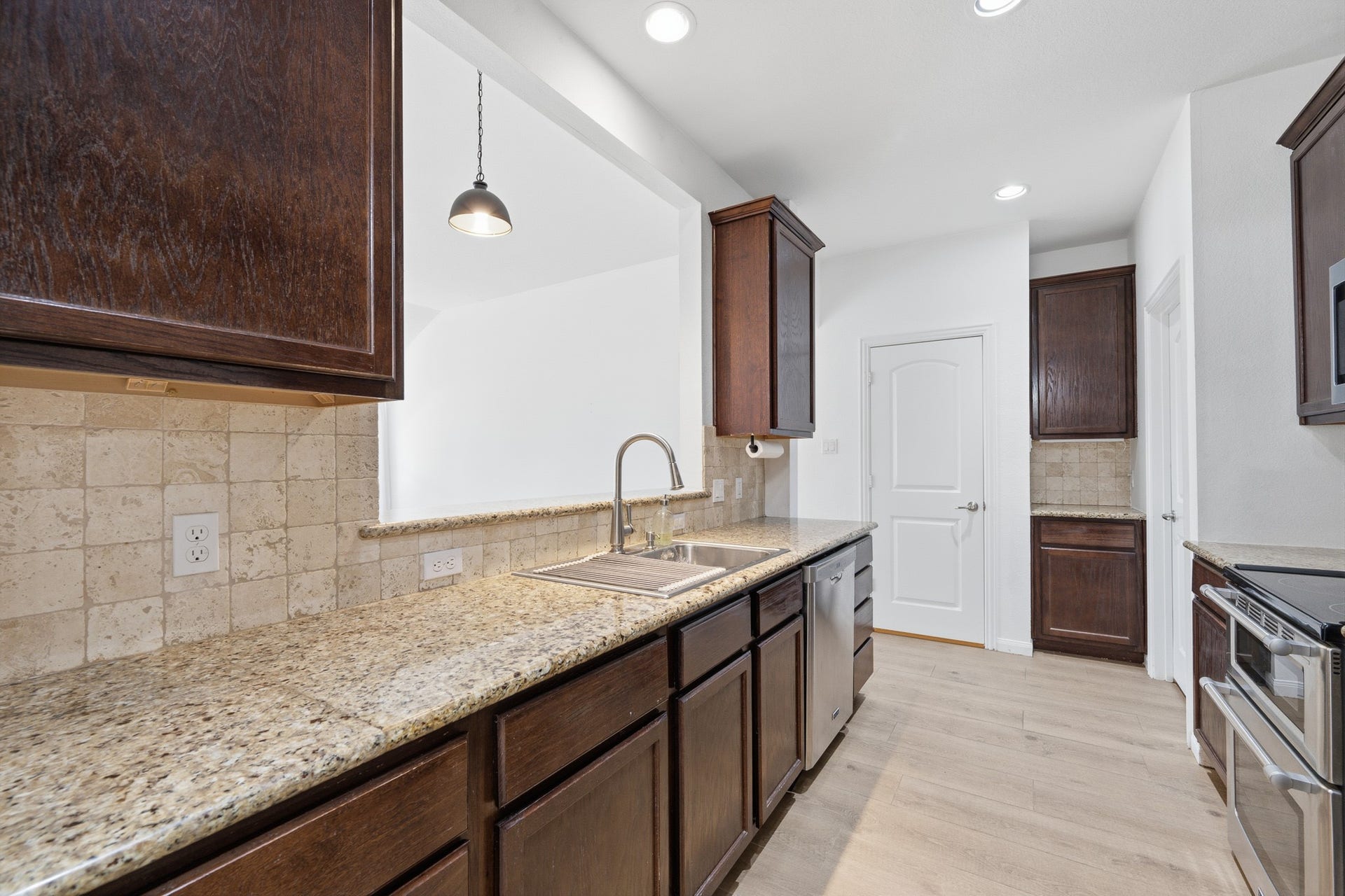 9303 E Lakeside Drive, Magnolia, TX 77354 9303 E Lakeside Drive, Magnolia, TX 77354