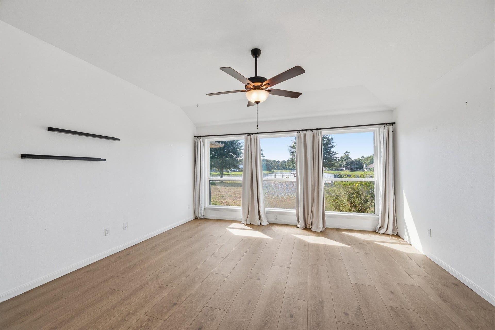 9303 E Lakeside Drive, Magnolia, TX 77354 9303 E Lakeside Drive, Magnolia, TX 77354