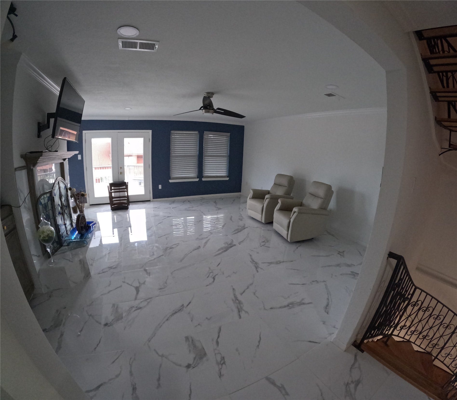15 Harbour Drive, Nassau Bay, TX 77058 Sitting room on the third floor master
