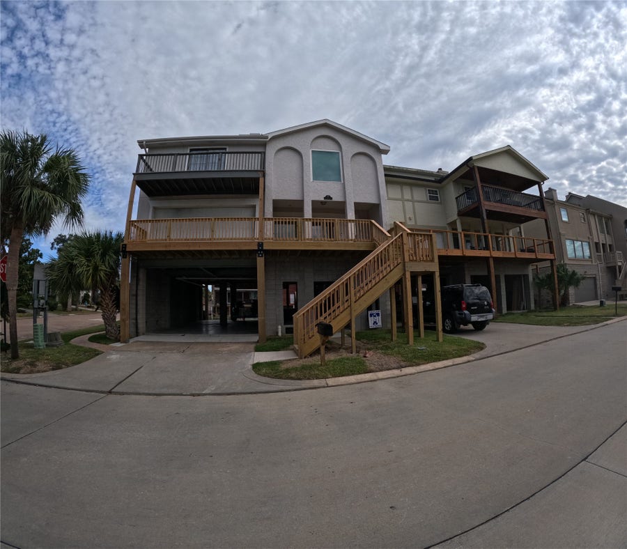 Property photo for 15 Harbour Drive, Nassau Bay, TX