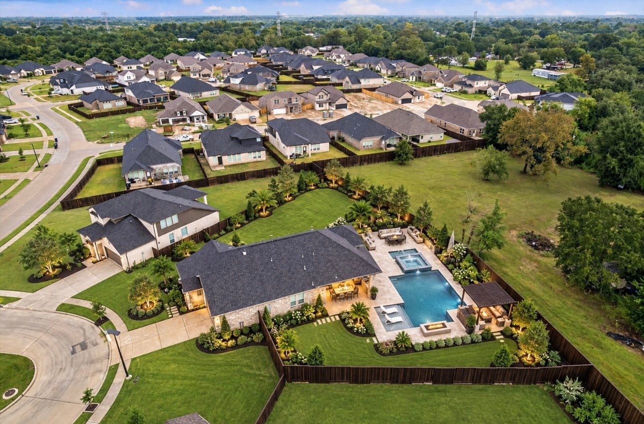 505 Zinfandel Court, Alvin, TX 77511 Conceptional rendering showing what is capable with the largest lot in the neighborhood. Image does not represent actual proerpty as is. Note there is no direct back neighbors.