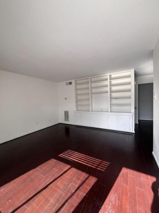 Built-in Bookshelfs in living room