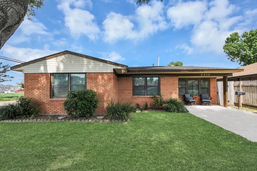 Property photo for 2212 Raspberry Lane, Pasadena, TX
