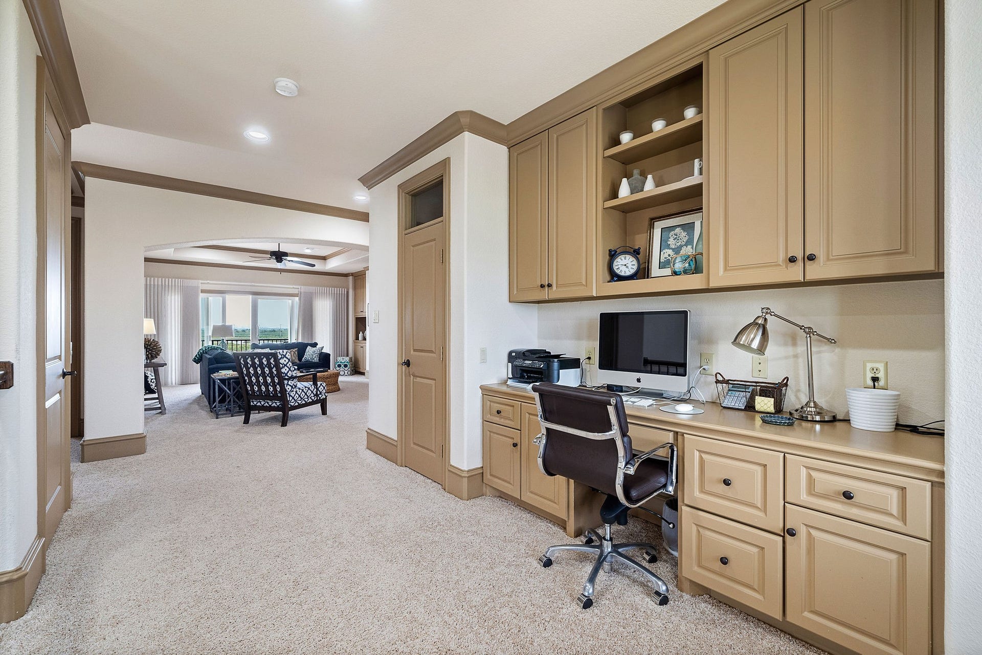 21 Loggerhead, Hitchcock, TX 77563 Enjoy the versatile upstairs loft/study area with convenient access to the game room, complemented by generous storage space for all your needs