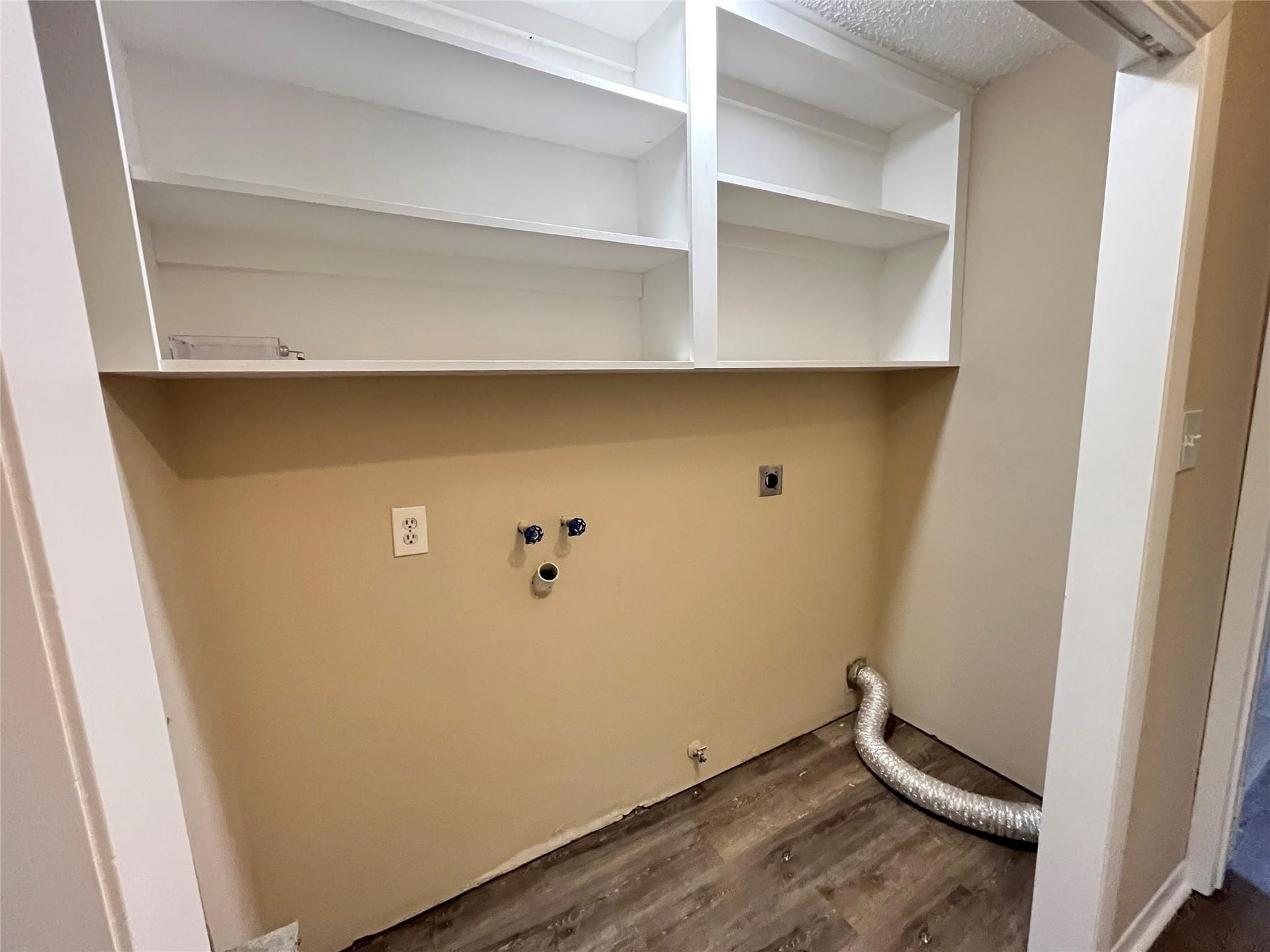 6902 Feather Creek Drive, Houston, TX 77086