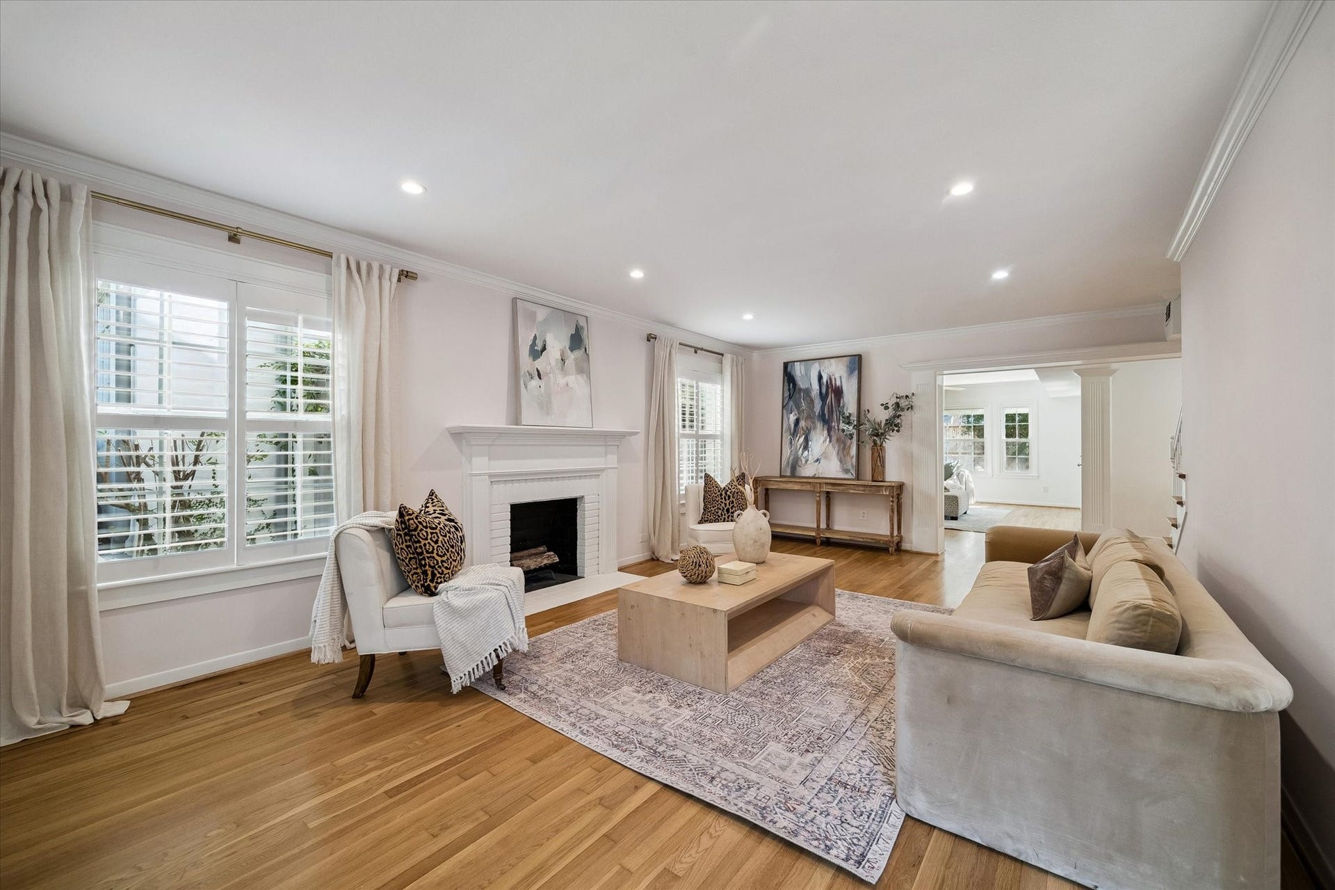 2041 Dryden Road, Houston, TX 77030 Living Room (with view toward Family Room at the back of the house)