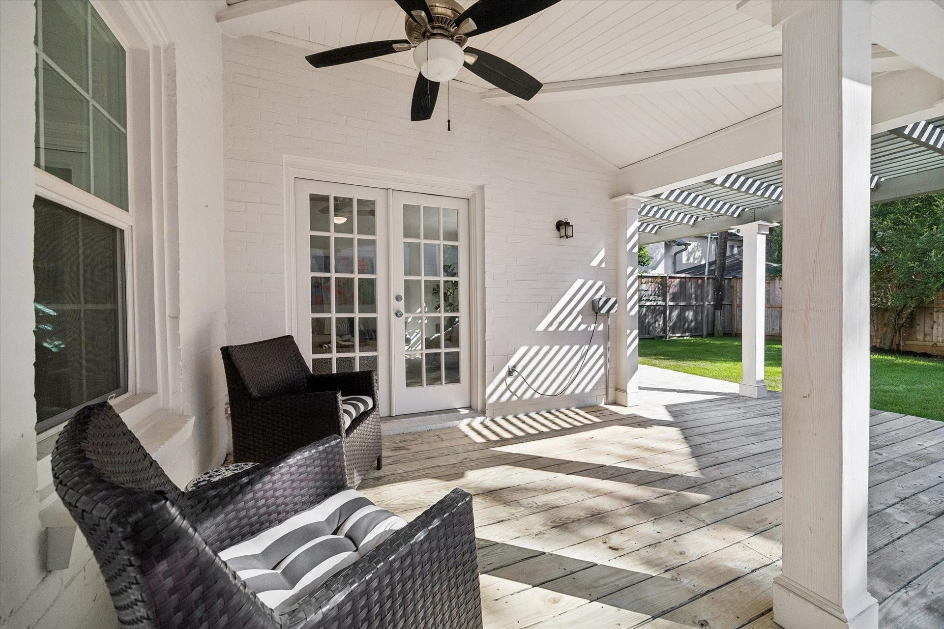 2041 Dryden Road, Houston, TX 77030 Covered Back Deck