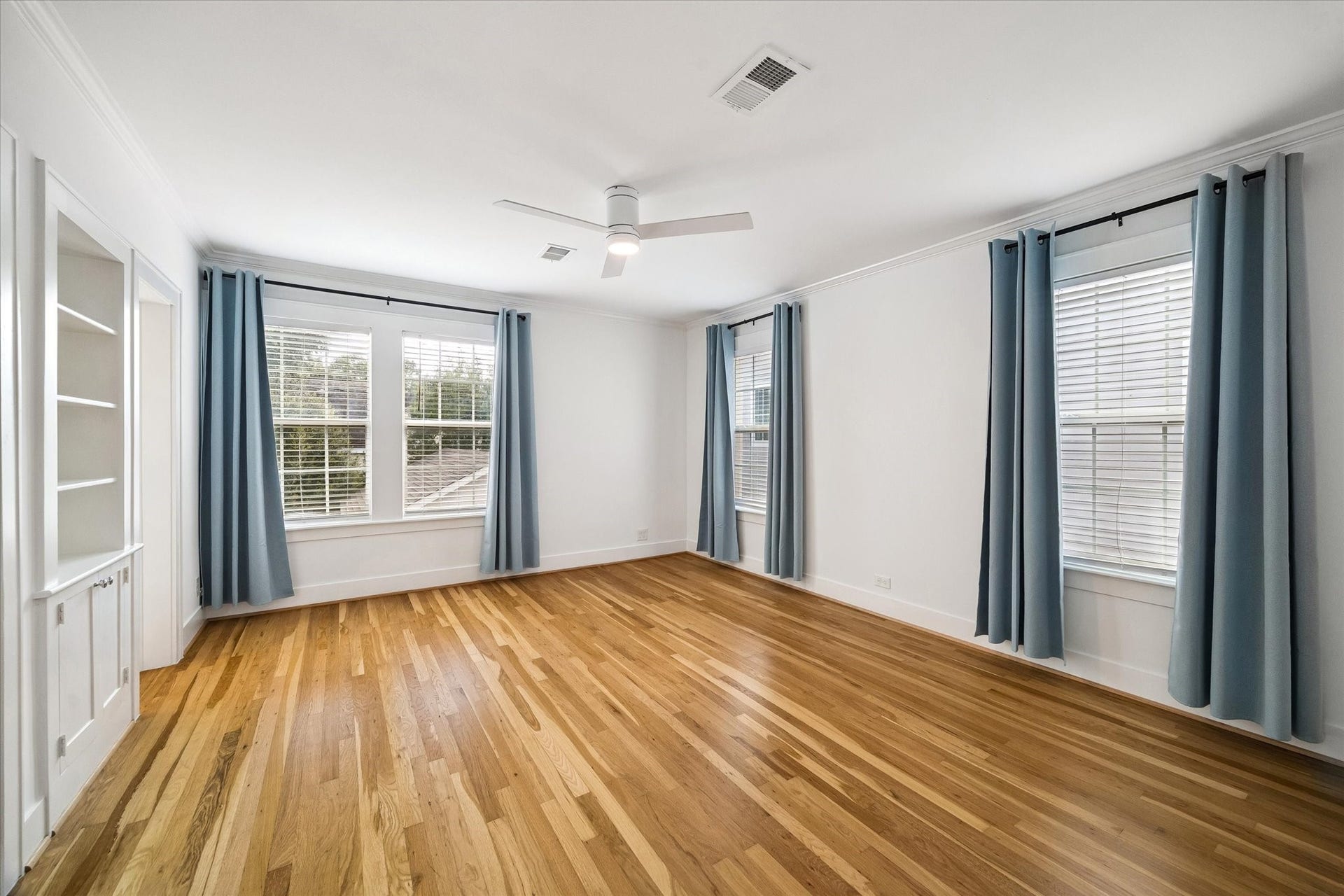 2041 Dryden Road, Houston, TX 77030 Bedroom Three
