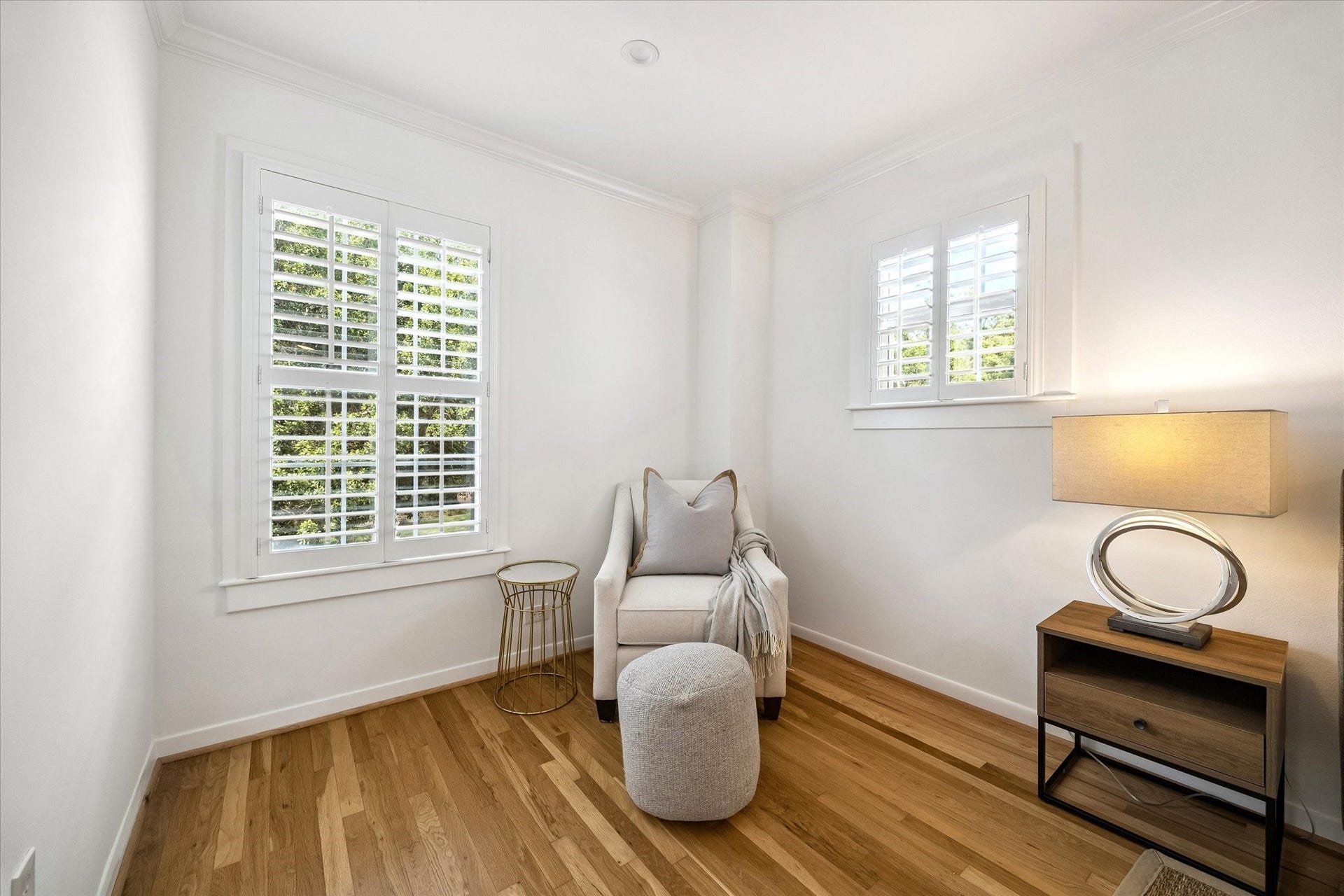 2041 Dryden Road, Houston, TX 77030 Primary Suite's Sitting Area
