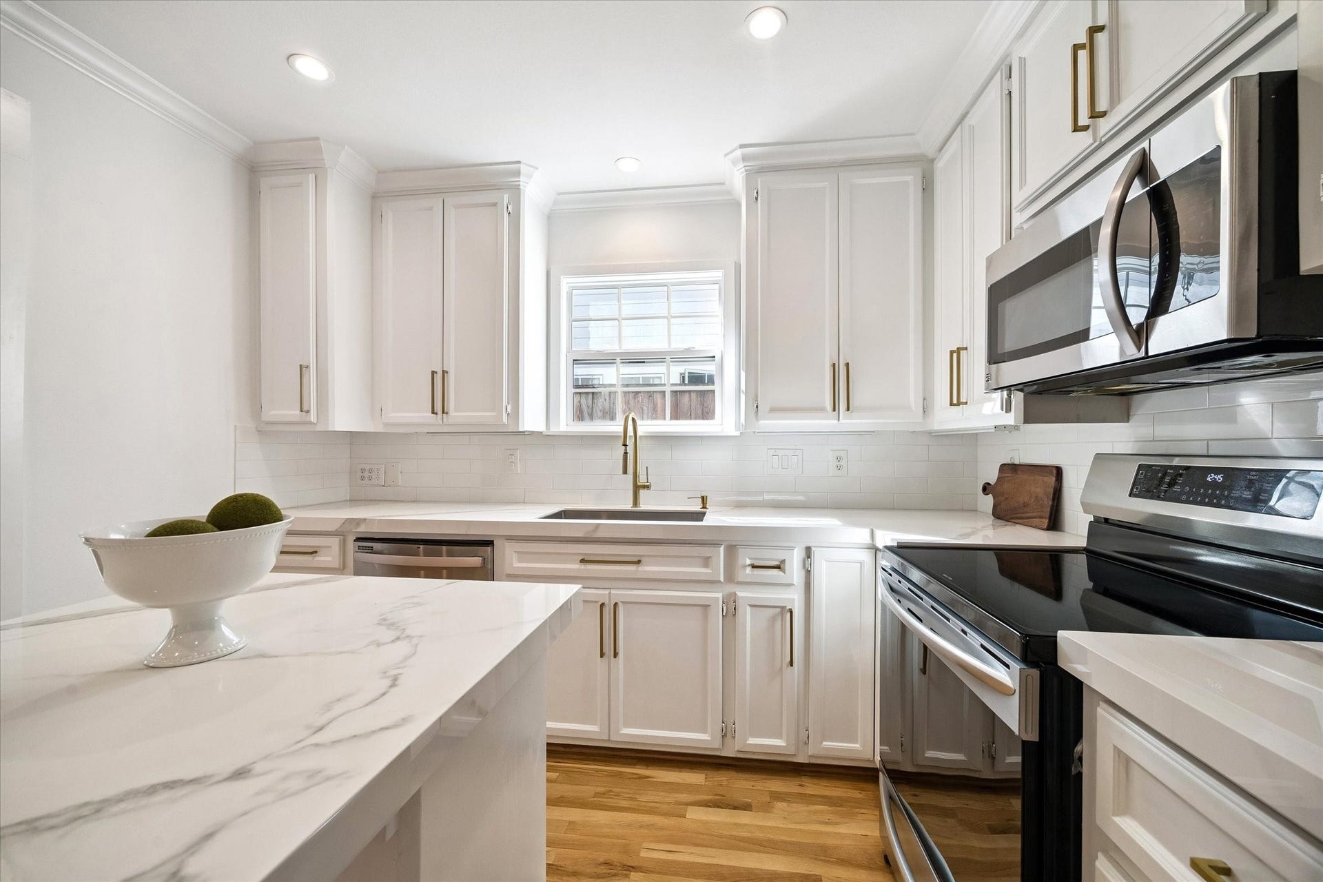 2041 Dryden Road, Houston, TX 77030 Kitchen