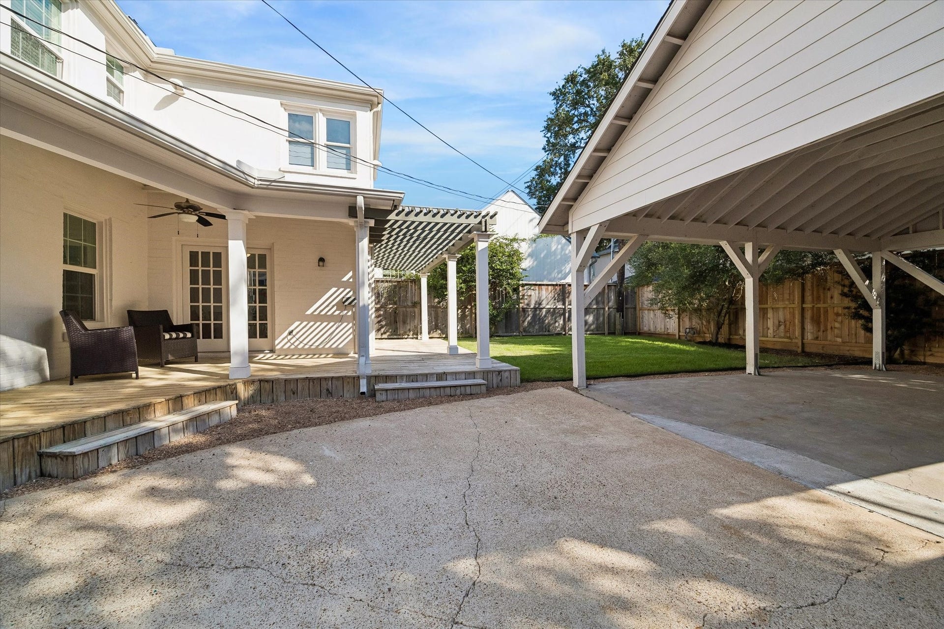 2041 Dryden Road, Houston, TX 77030 Two-car carport