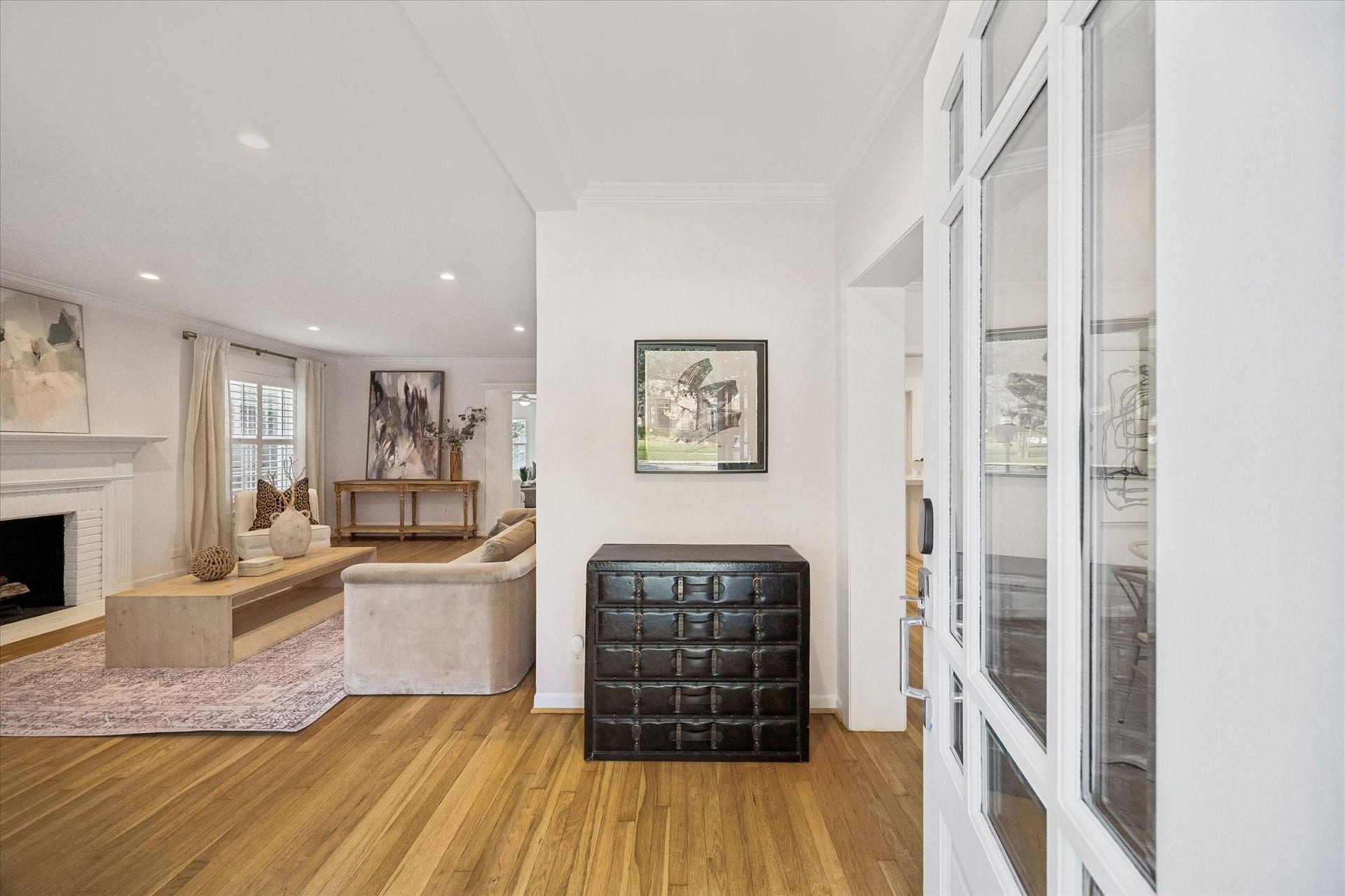 2041 Dryden Road, Houston, TX 77030 Front Entry with view toward Living Room (Dining Room is on right)