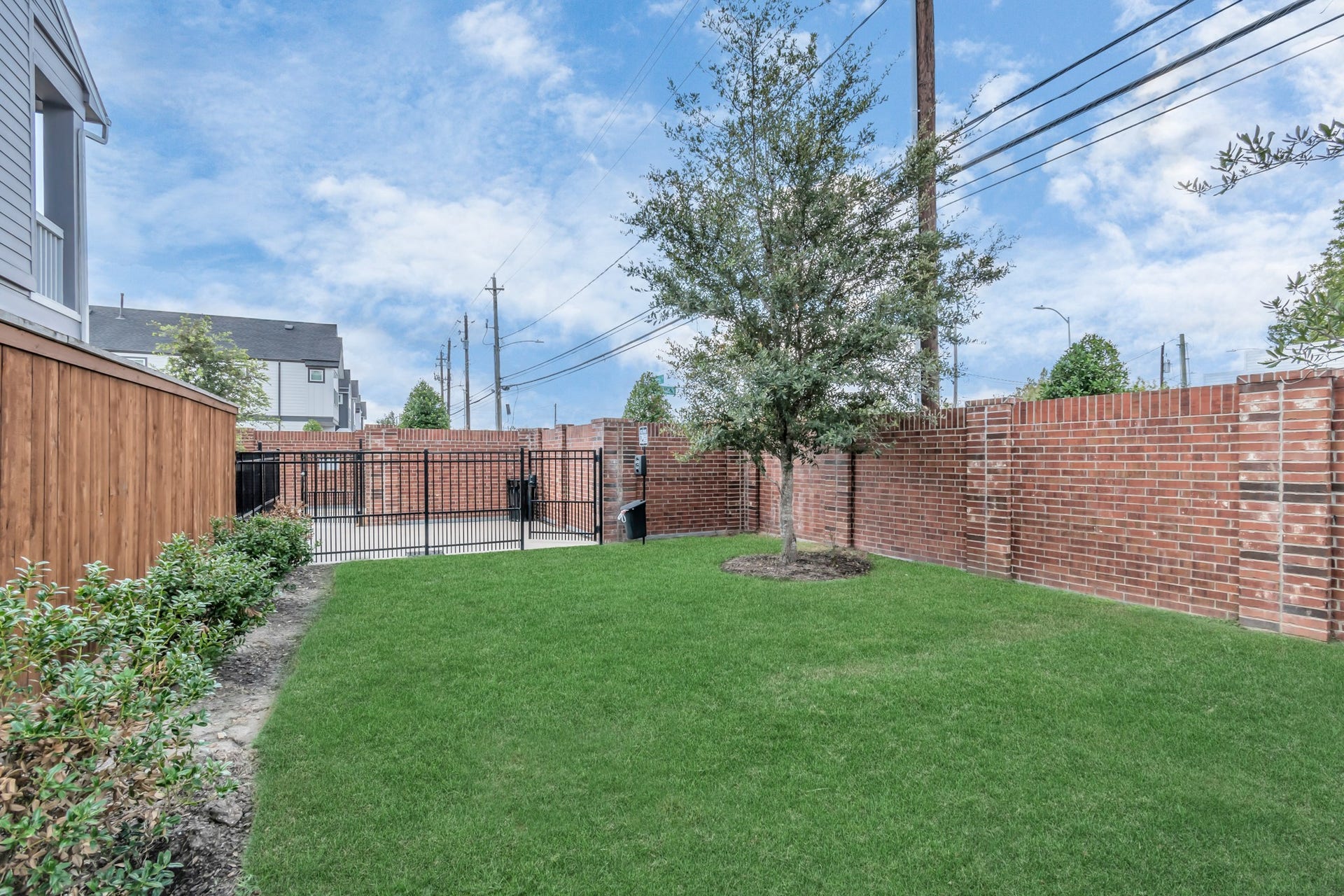 726 Strawberry Pines Court, Houston, TX 77009 Bark Park!