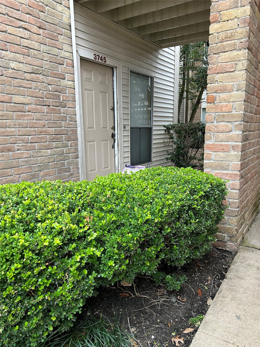 Property photo for 3745 Thistlemont Drive, Houston, TX