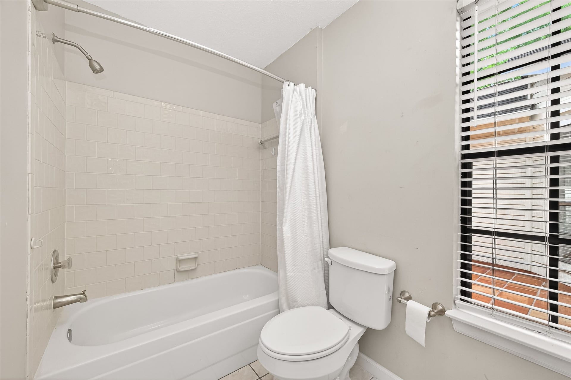 34 Green Slope Place, The Woodlands, TX 77381 34 Green Slope Place, The Woodlands, TX 77381