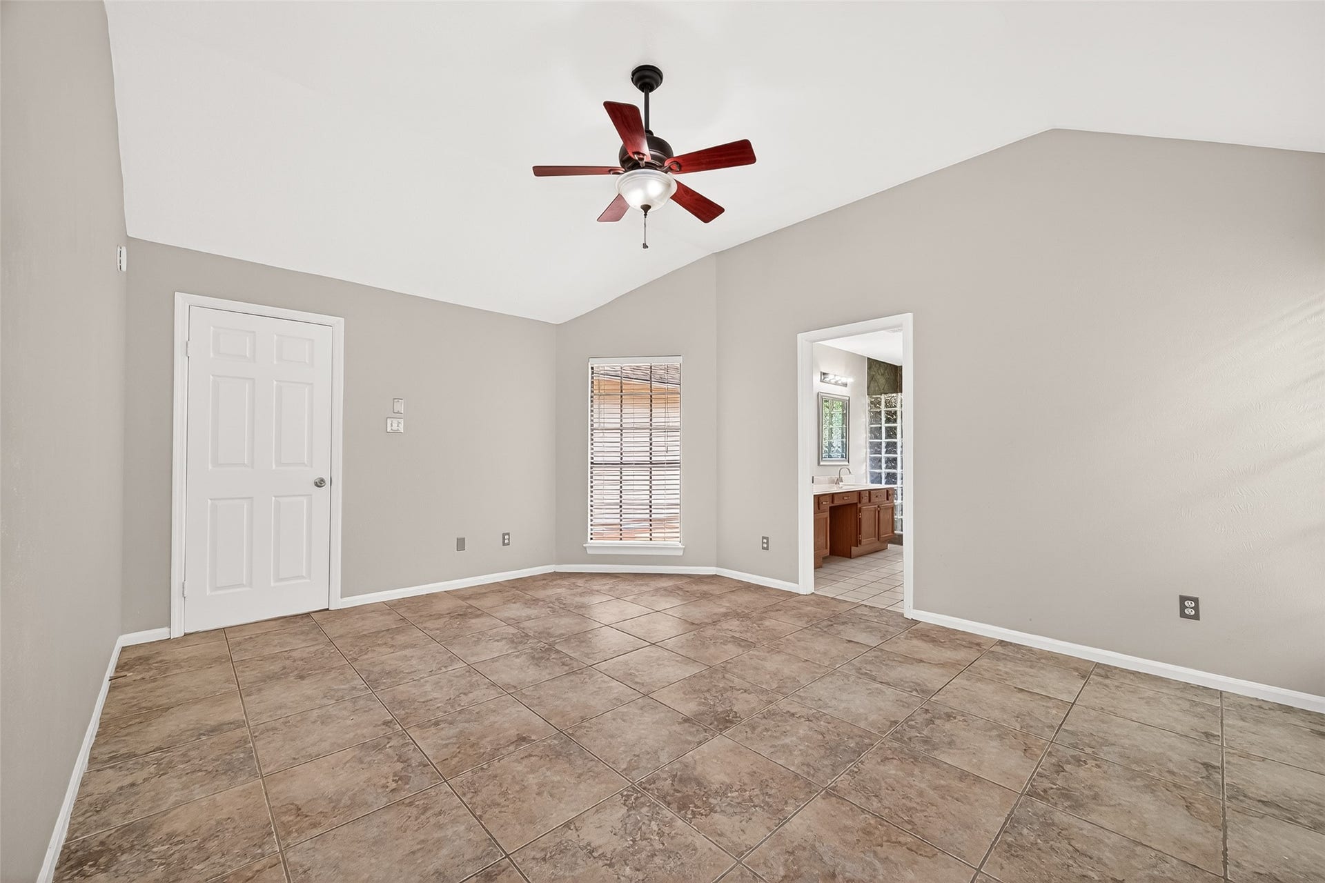 34 Green Slope Place, The Woodlands, TX 77381 34 Green Slope Place, The Woodlands, TX 77381