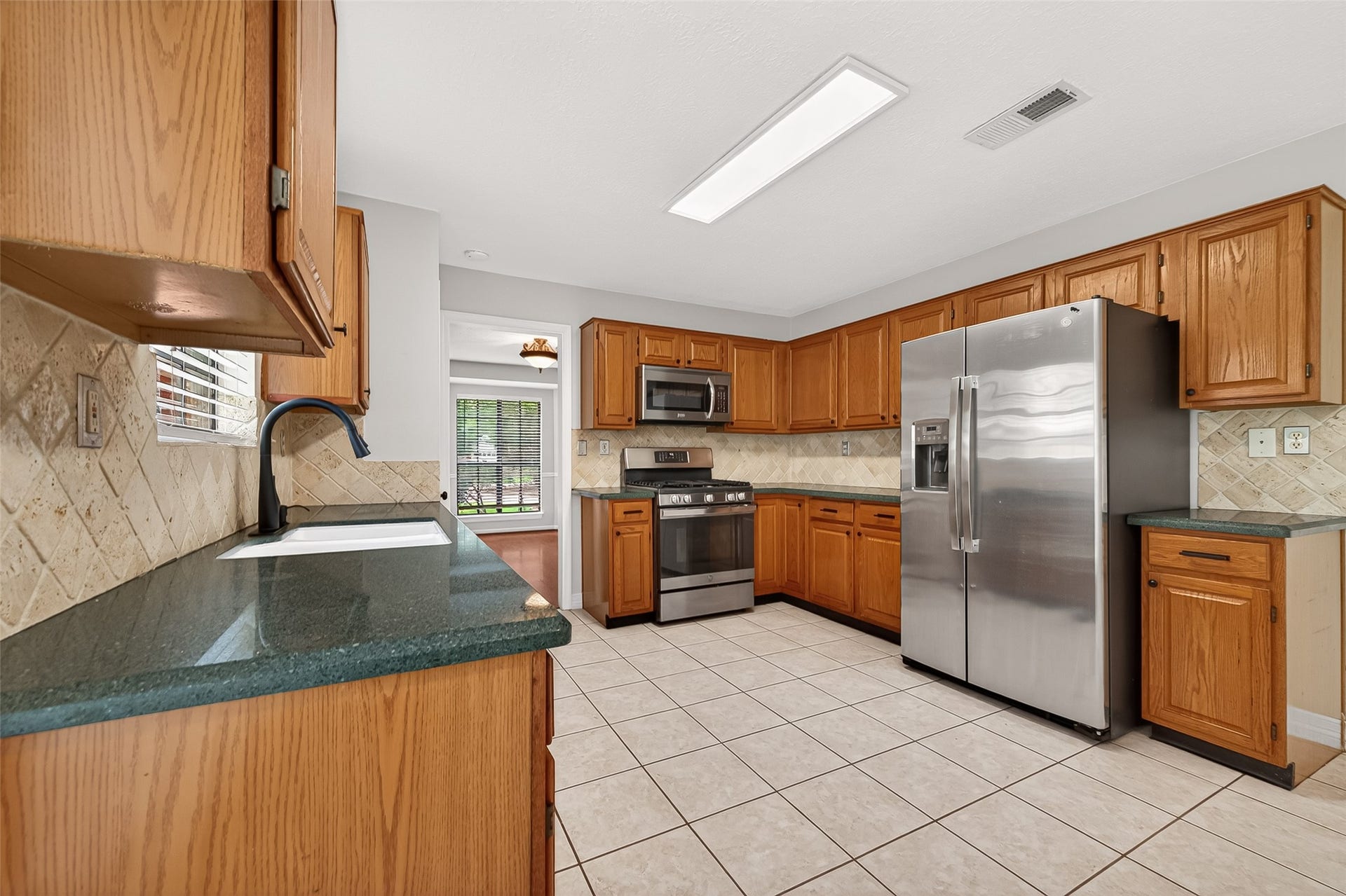 34 Green Slope Place, The Woodlands, TX 77381 34 Green Slope Place, The Woodlands, TX 77381