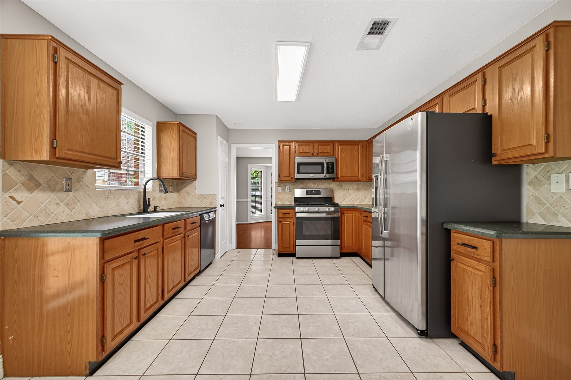 34 Green Slope Place, The Woodlands, TX 77381 34 Green Slope Place, The Woodlands, TX 77381