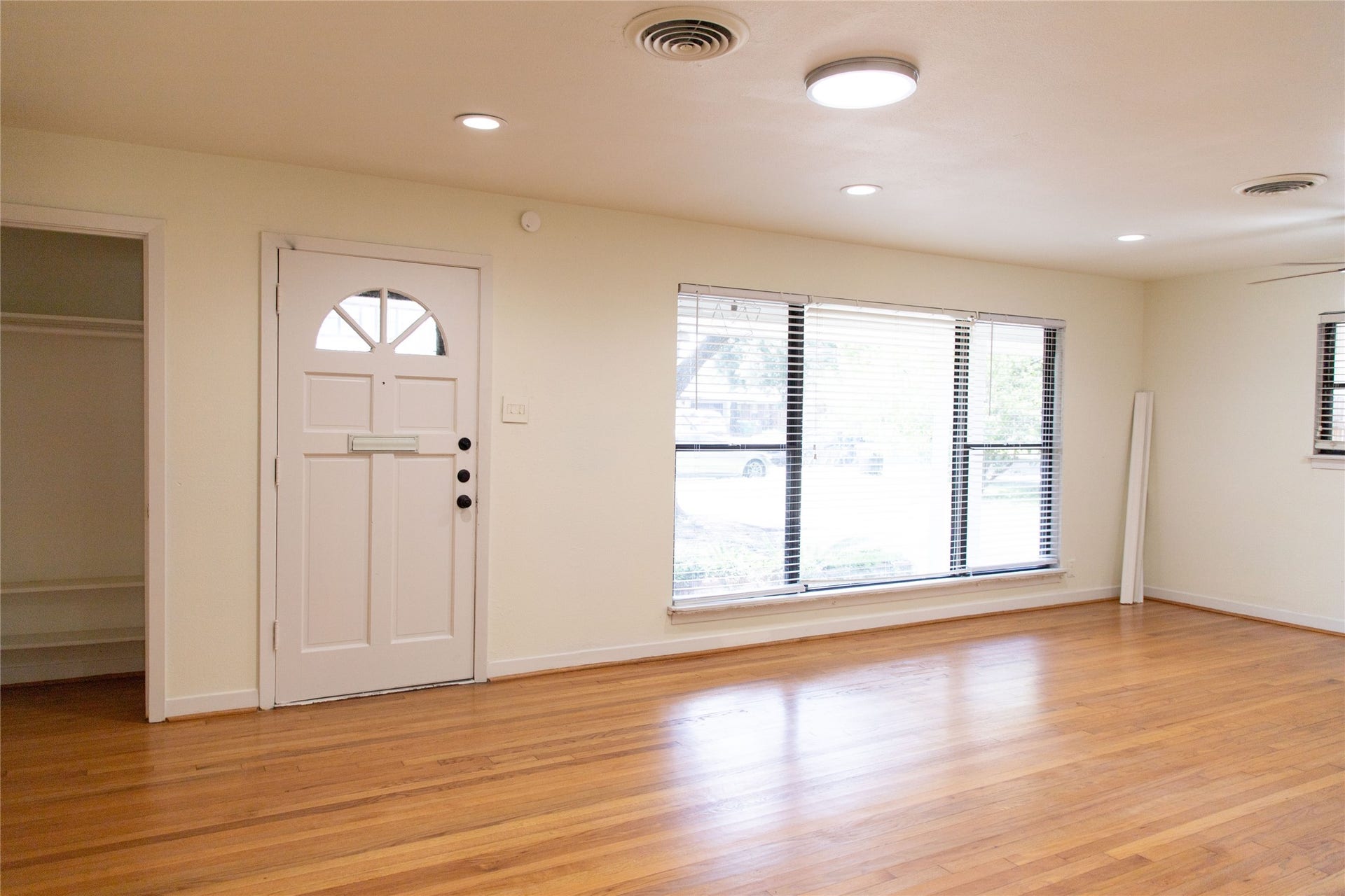 4114 Lemac Drive, Houston, TX 77025 4114 Lemac Drive, Houston, TX 77025