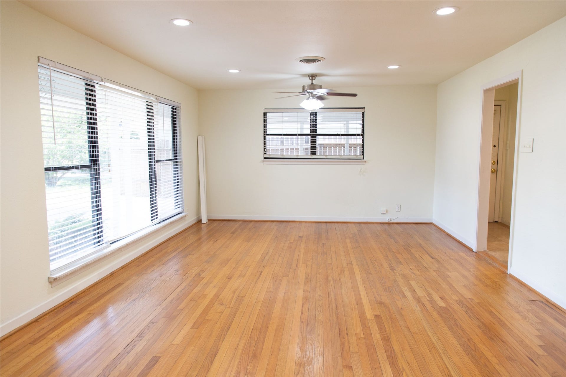 4114 Lemac Drive, Houston, TX 77025 4114 Lemac Drive, Houston, TX 77025