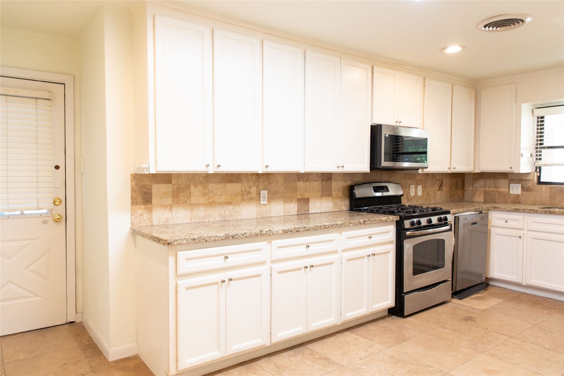 4114 Lemac Drive, Houston, TX 77025 4114 Lemac Drive, Houston, TX 77025