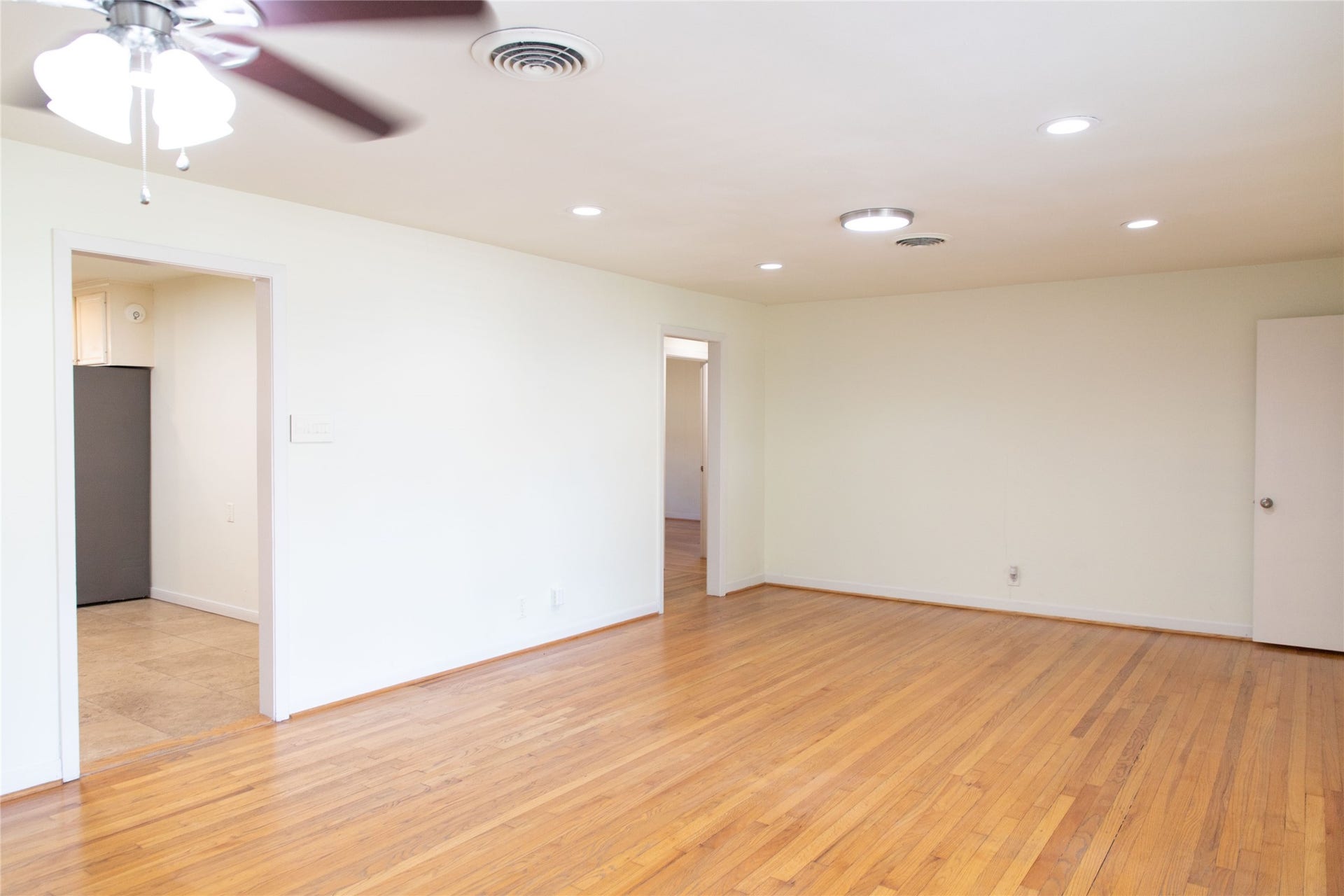 4114 Lemac Drive, Houston, TX 77025 4114 Lemac Drive, Houston, TX 77025
